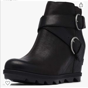Women’s size 8.5, lightly used, Sorel Joan of Arctic Wedge ankle boot